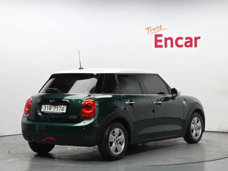 Mini Cooper 5-Door Basic Model 3Rd Generation, снимка 2 - Автомобили и джипове - 56576312