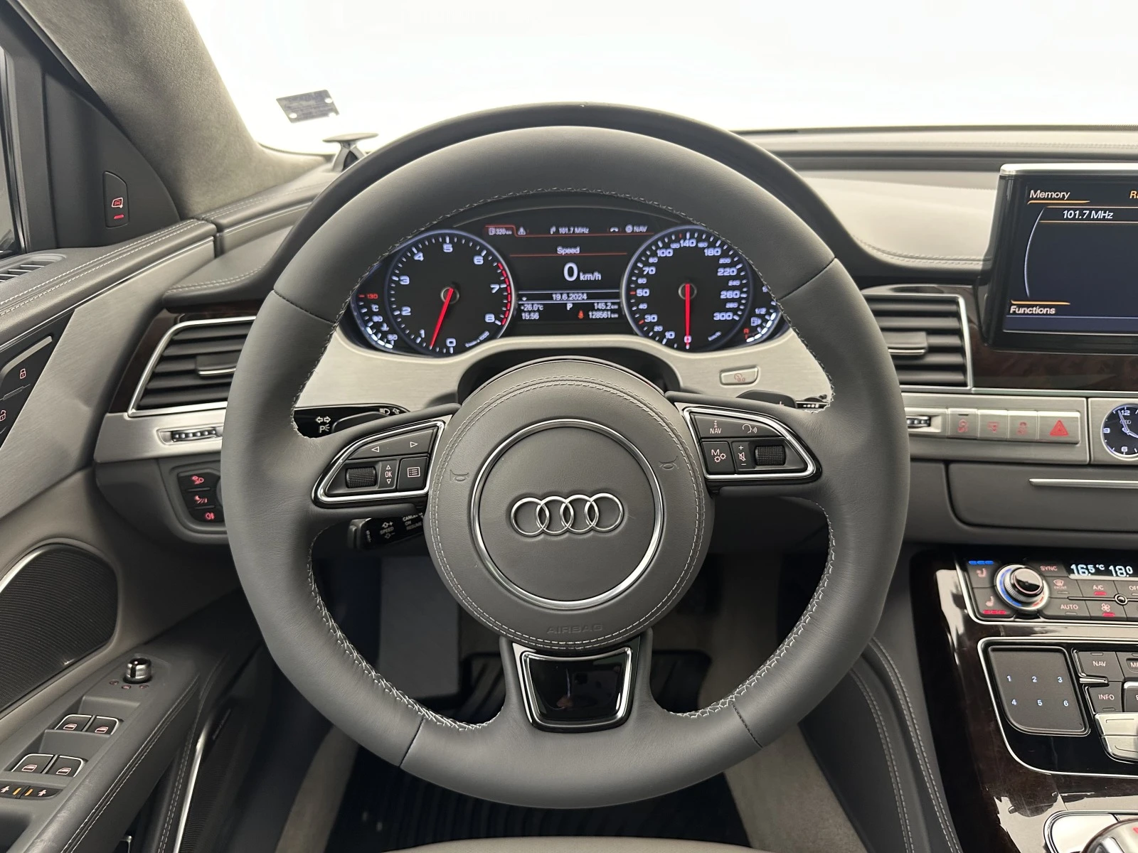 Audi A8 LONG* TV x 3* Quattro - изображение 8