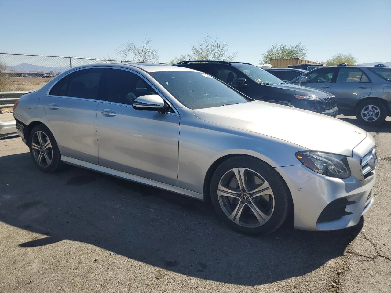 Mercedes-Benz E 300 AMG* BURMESTER* Шибидах* Клип на мотор - изображение 3