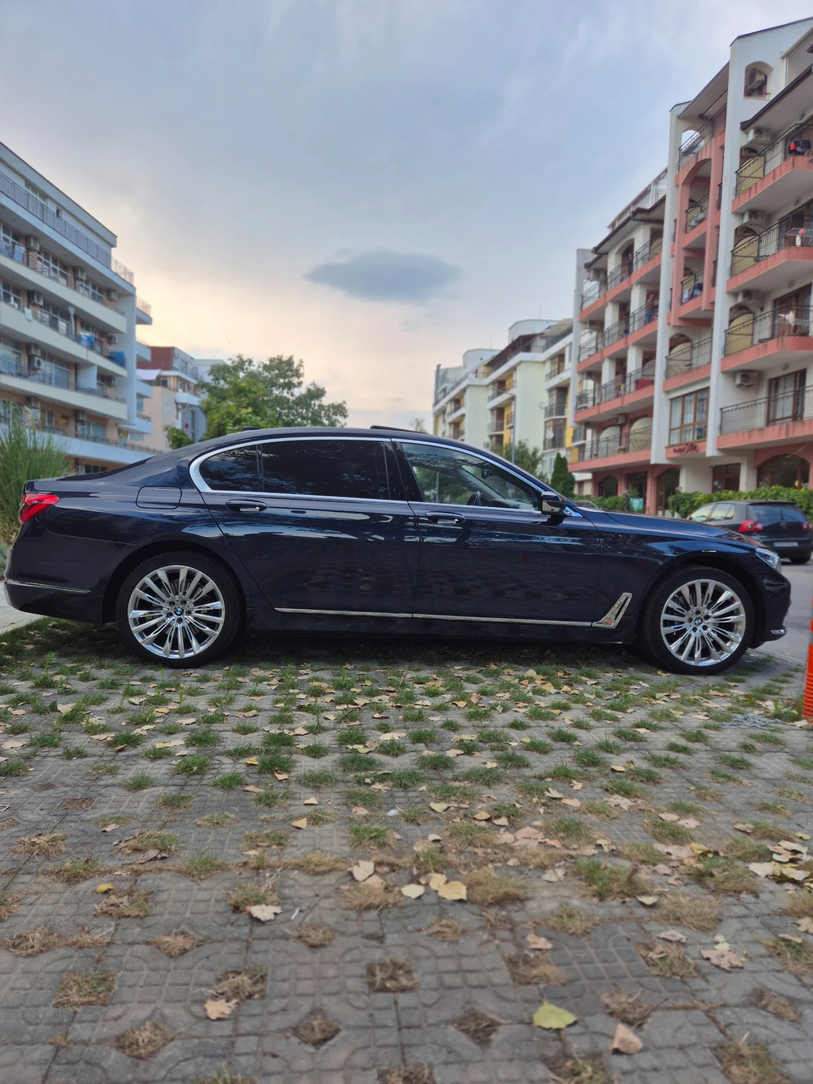BMW 740 740d xdrive long - изображение 6