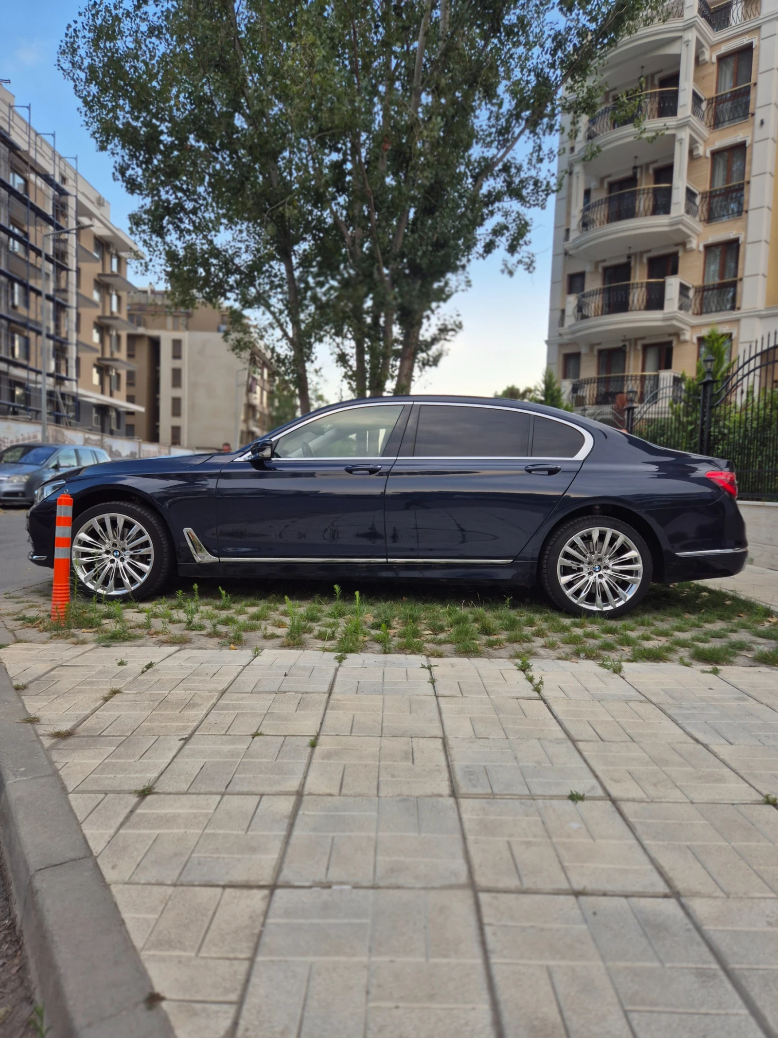 BMW 740 740d xdrive long - изображение 5