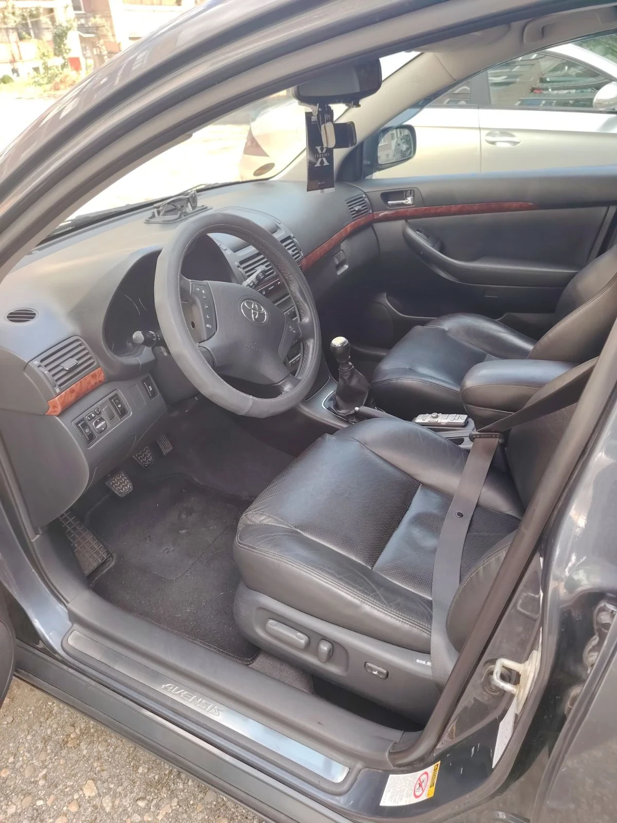 Toyota Avensis  - изображение 4