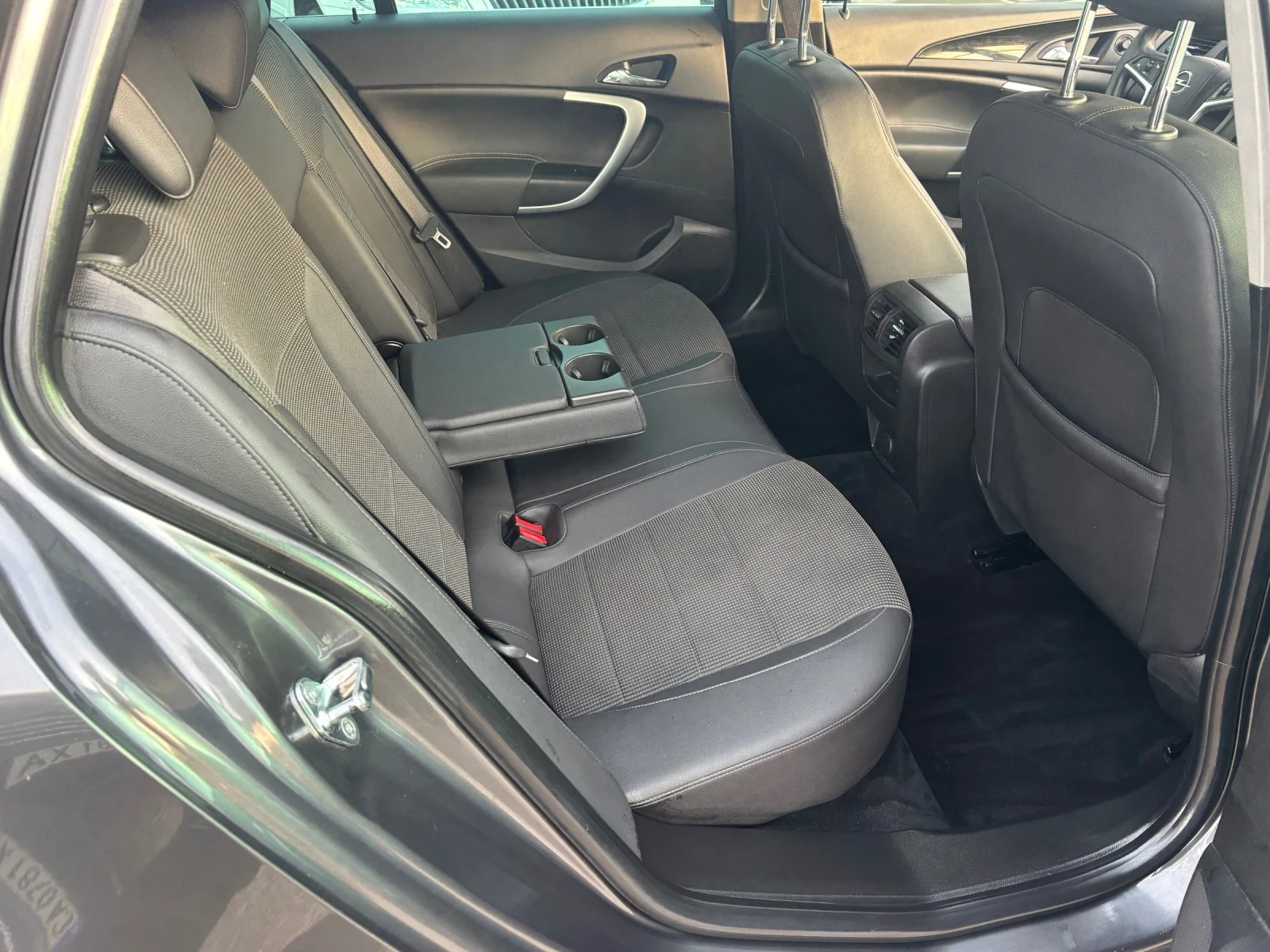 Opel Insignia 2.0CDTI - изображение 8