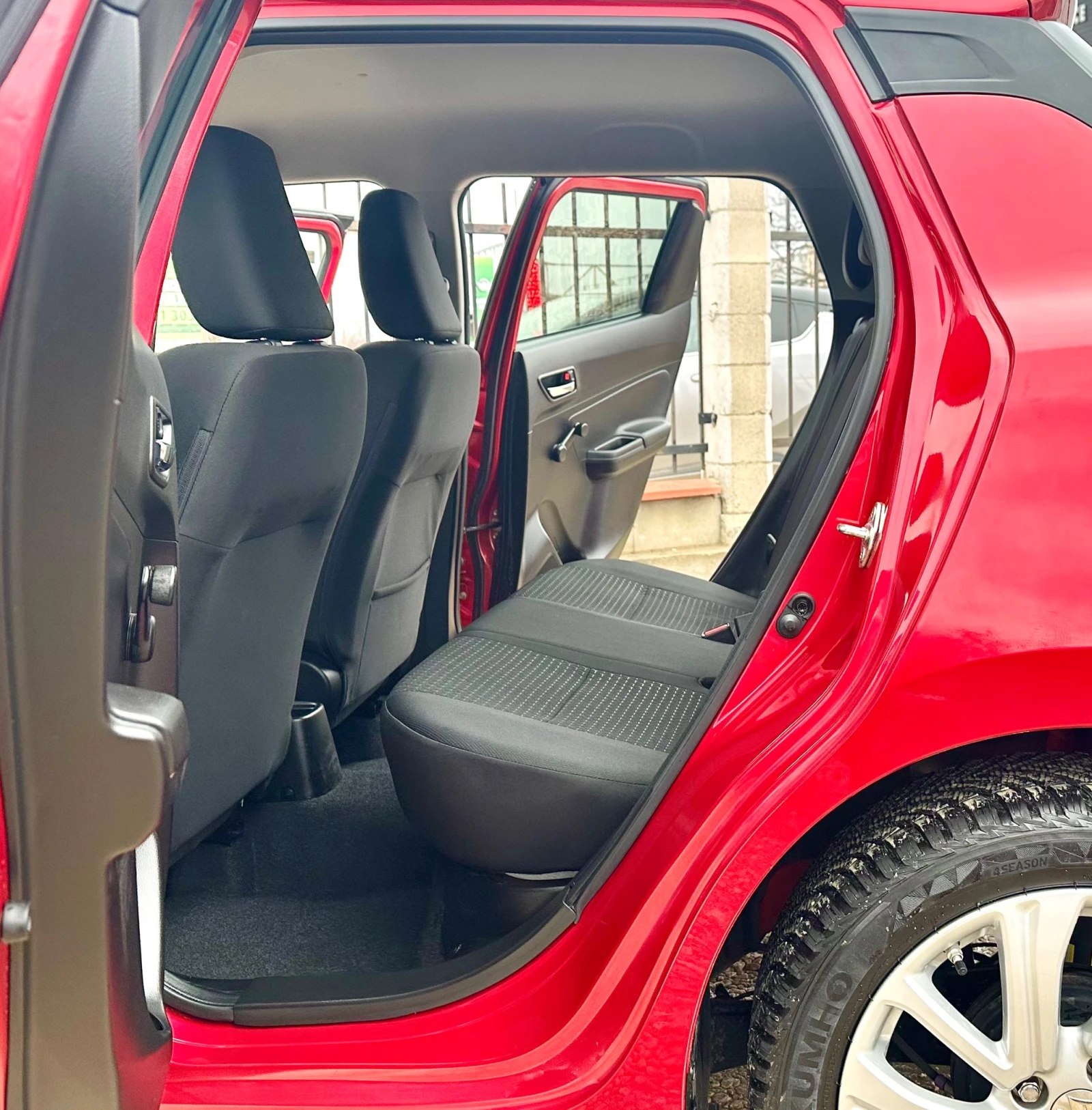 Suzuki Swift 1.2 HYBRID 83HP AUTOMATIC | Mobile.bg � ����������� 11