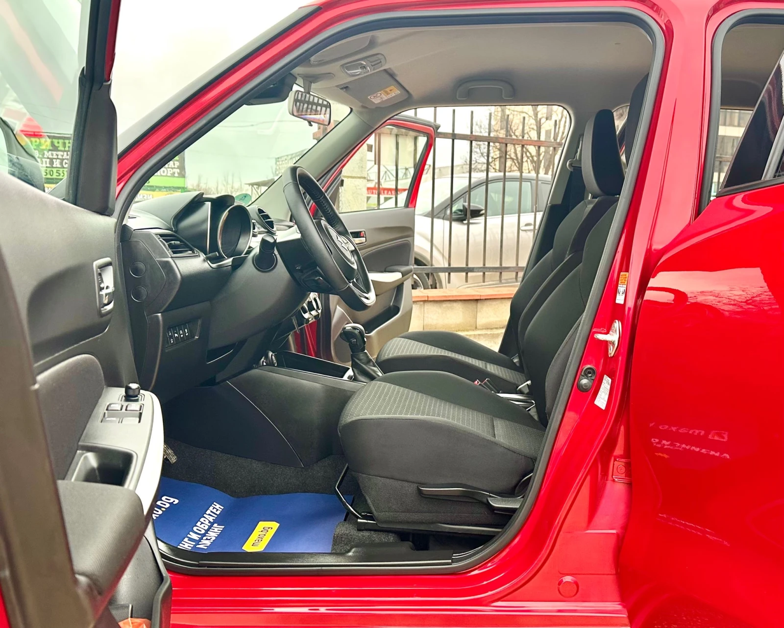 Suzuki Swift 1.2 HYBRID 83HP AUTOMATIC - изображение 8