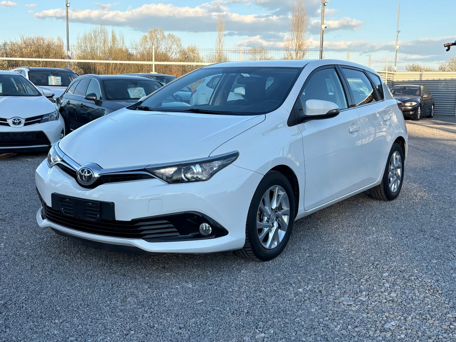 Toyota Auris 1.6-D4D-141000км.