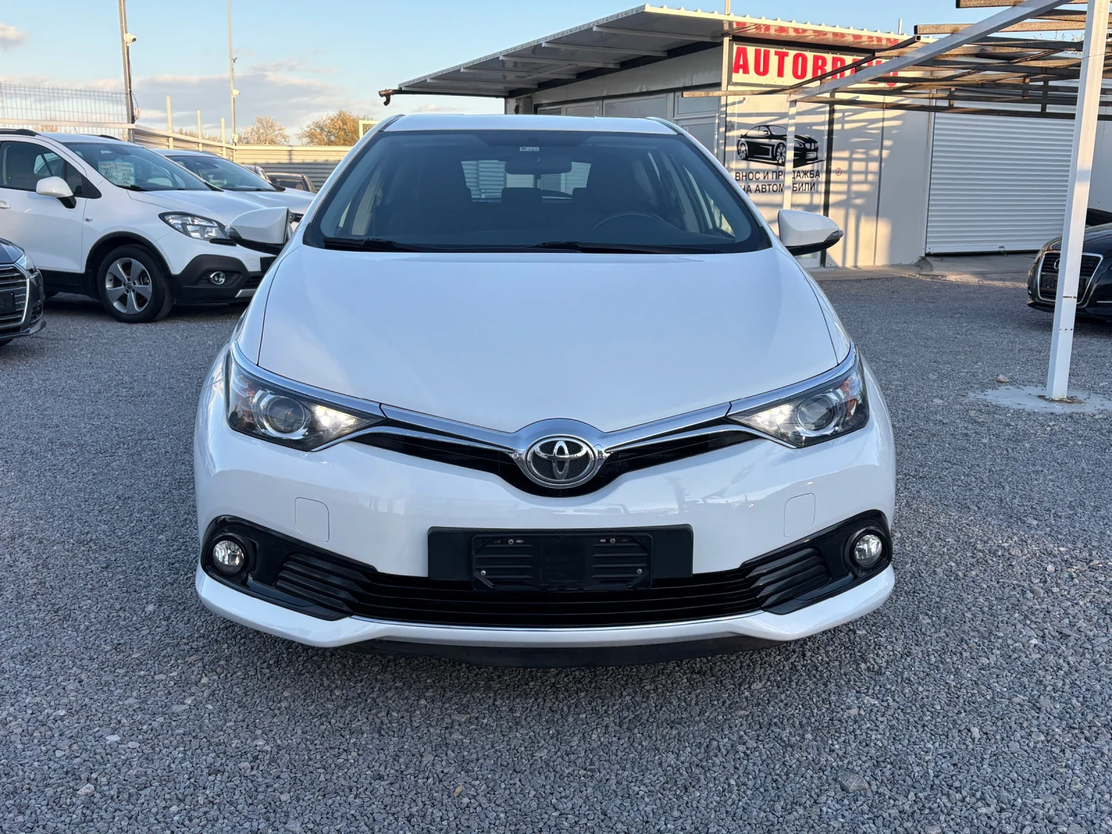 Toyota Auris 1.6-D4D-141000км., снимка 3 - Автомобили и джипове - 54140798