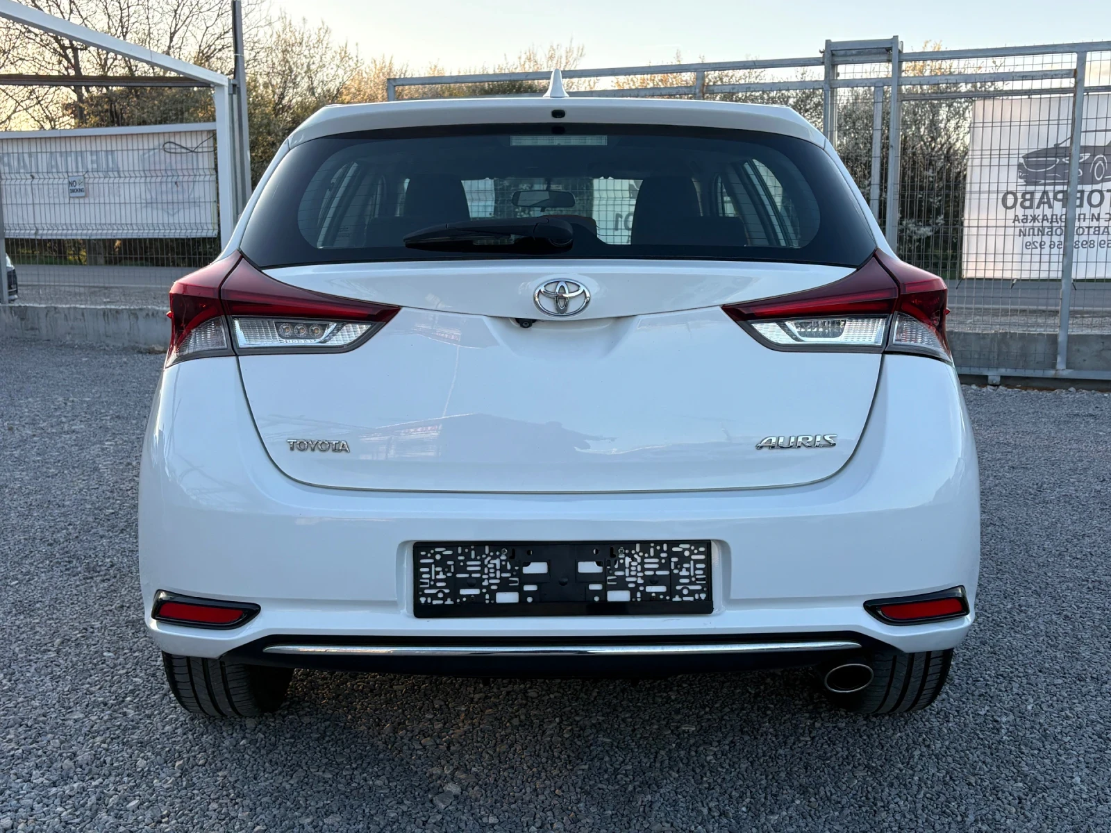 Toyota Auris 1.6-D4D-141000км., снимка 7 - Автомобили и джипове - 54140798