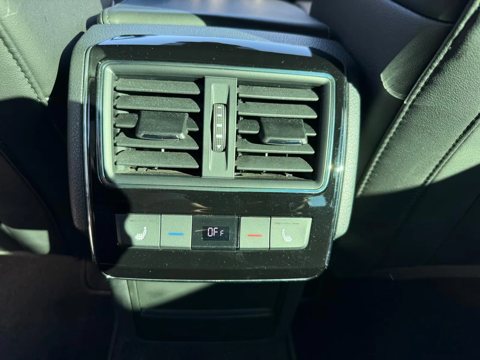 Skoda Superb 2.0TDI/200HP/L&K/PANO/MEMO/CAM/CANTON/173q, снимка 12 - Автомобили и джипове - 54229185