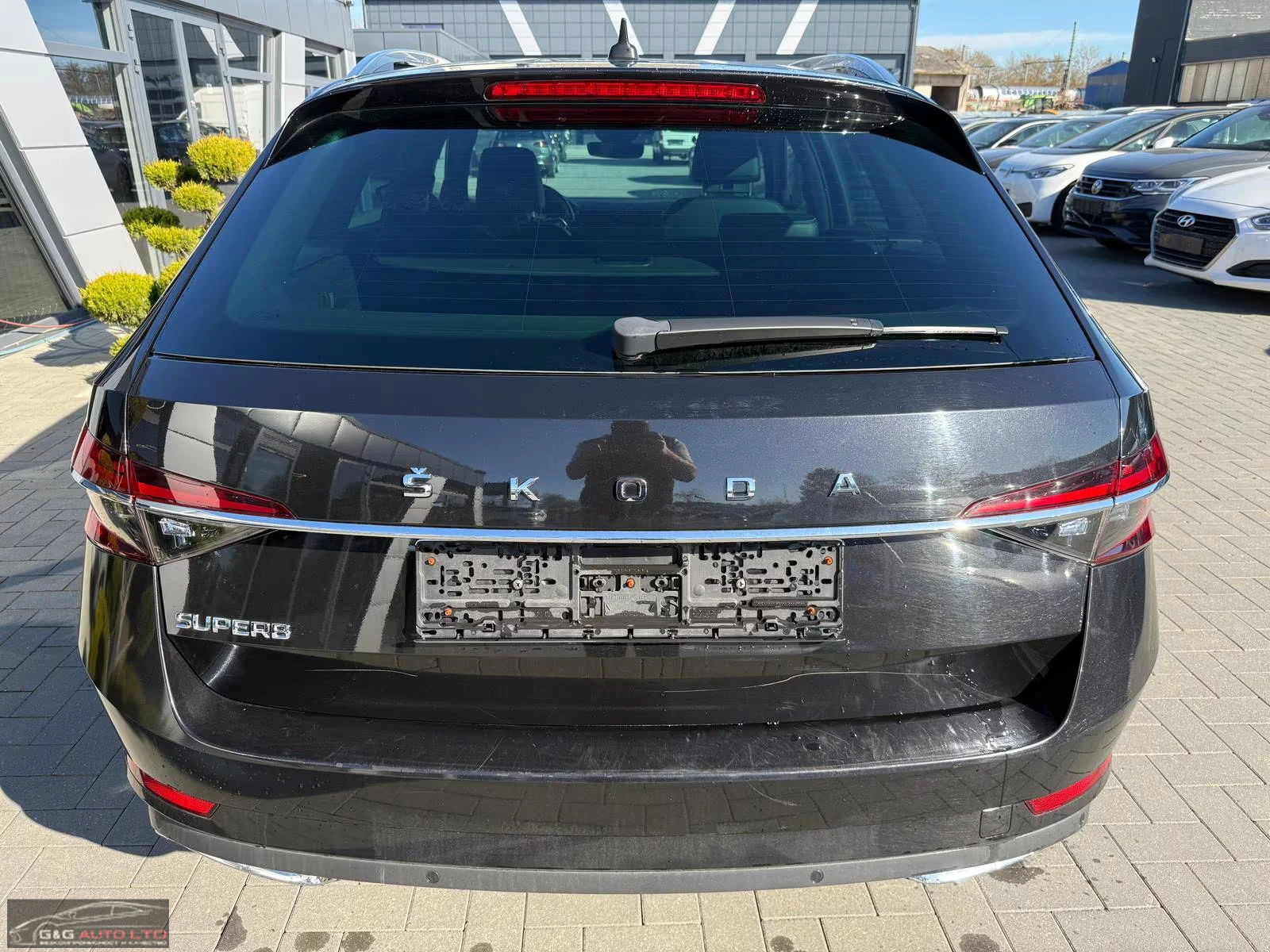 Skoda Superb 2.0TDI/200HP/L&K/PANO/MEMO/CAM/CANTON/173q, снимка 6 - Автомобили и джипове - 54229185