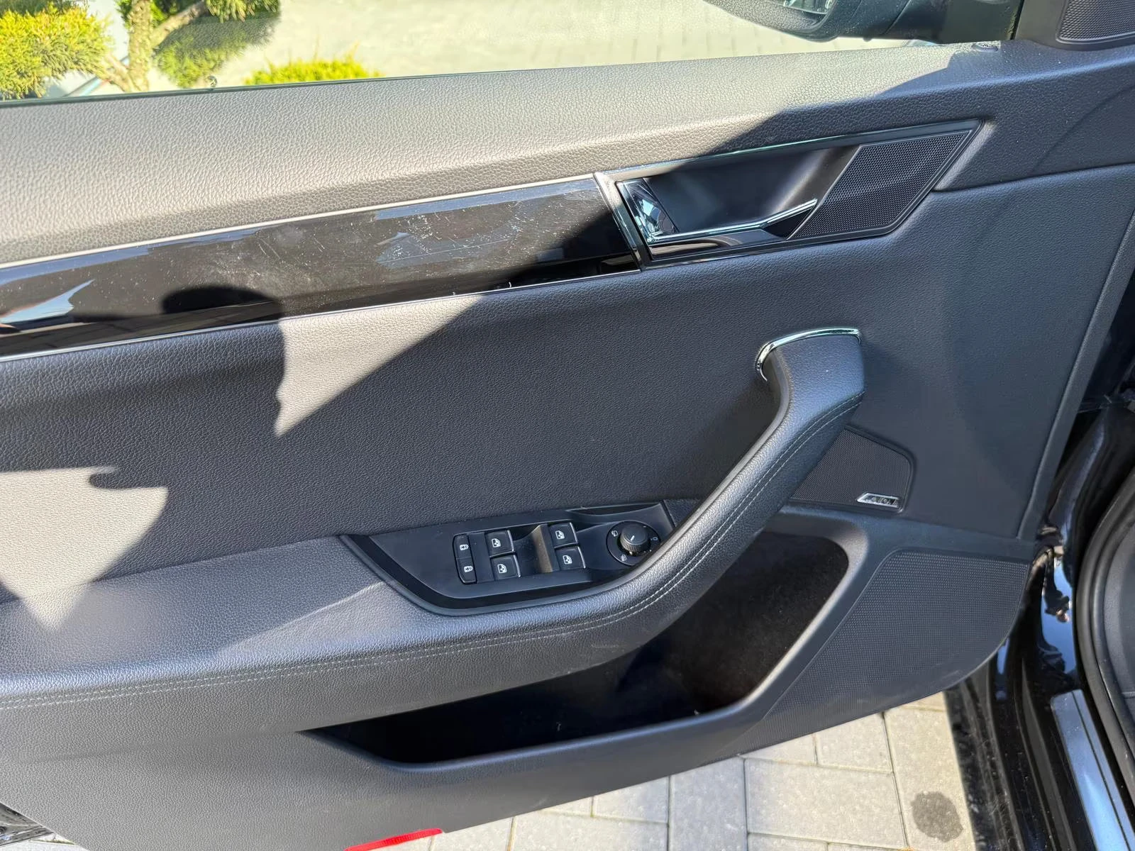 Skoda Superb 2.0TDI/200HP/L&K/PANO/MEMO/CAM/CANTON/173q, снимка 10 - Автомобили и джипове - 54229185