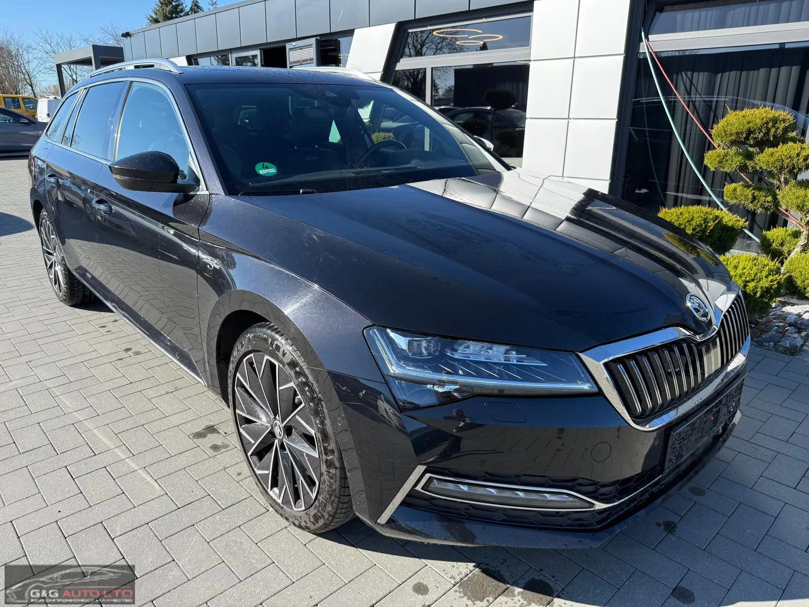 Skoda Superb 2.0TDI/200HP/L&K/PANO/MEMO/CAM/CANTON/173q, снимка 4 - Автомобили и джипове - 54229185