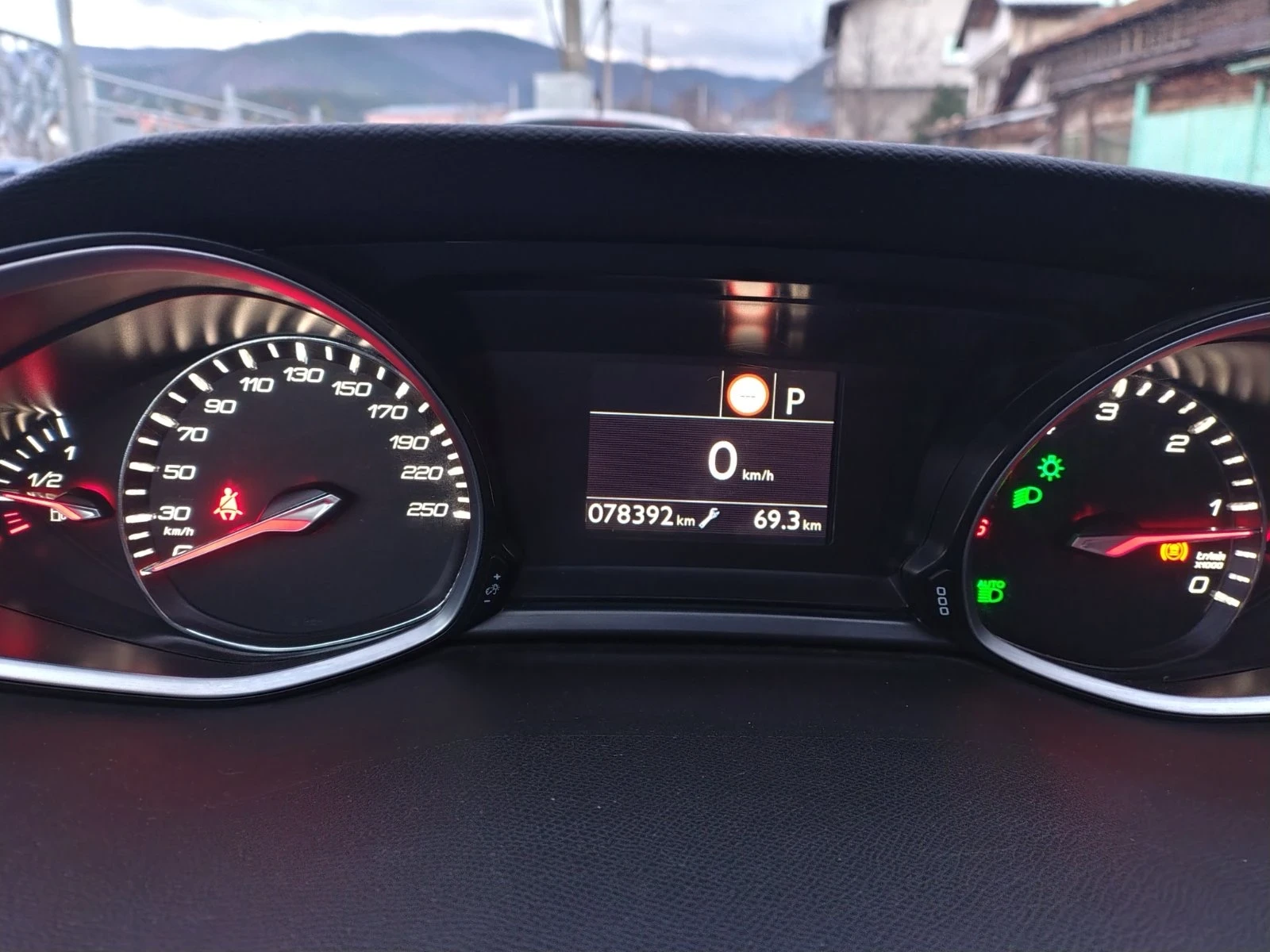 Peugeot 308 BLUE HDI, снимка 9 - Автомобили и джипове - 54386816