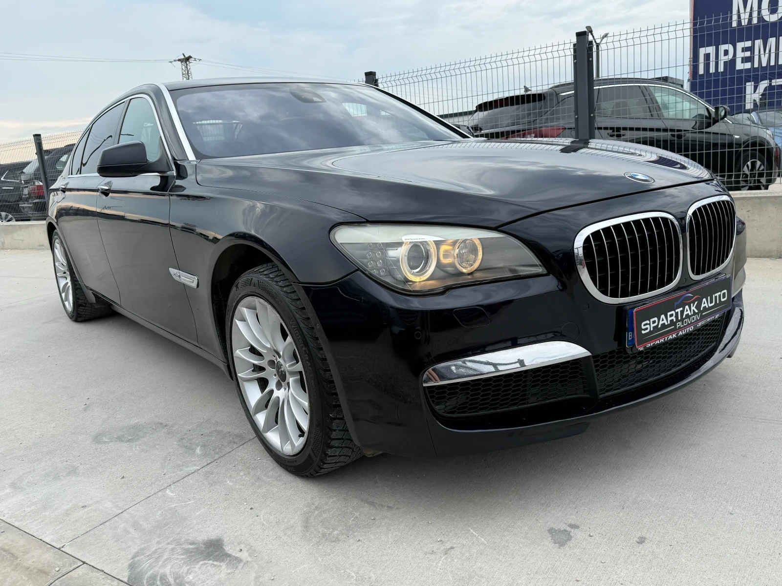 BMW 750 i* 2013г* LONG* 188.000KM* Топ Състояние* FULL MAX, снимка 3 - Автомобили и джипове - 54875369