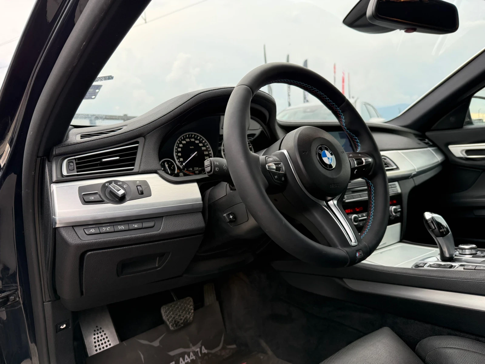 BMW 750 i* 2013г* LONG* 188.000KM* Топ Състояние* FULL MAX, снимка 8 - Автомобили и джипове - 54875369