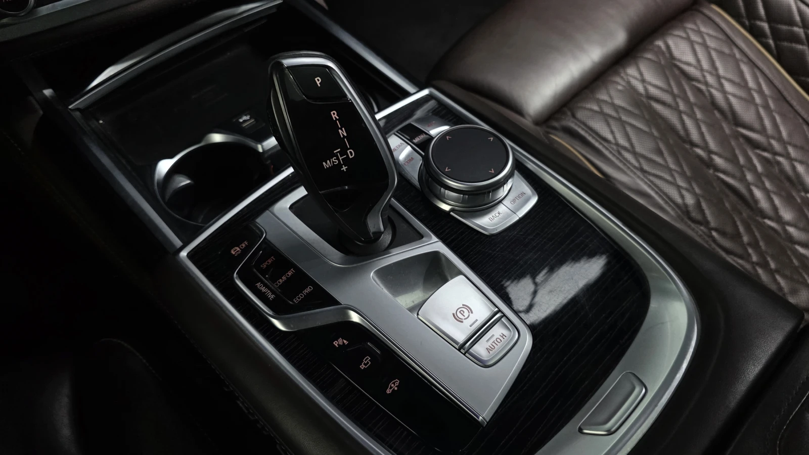 BMW 730 M PKG* DISTRONIC* HEADUP* ПОДГРЕВИ* ШИБИДАХ, снимка 12 - Автомобили и джипове - 54983416
