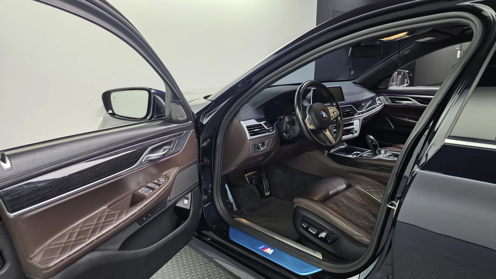 BMW 730 M PKG* DISTRONIC* HEADUP* ПОДГРЕВИ* ШИБИДАХ, снимка 5 - Автомобили и джипове - 54983416