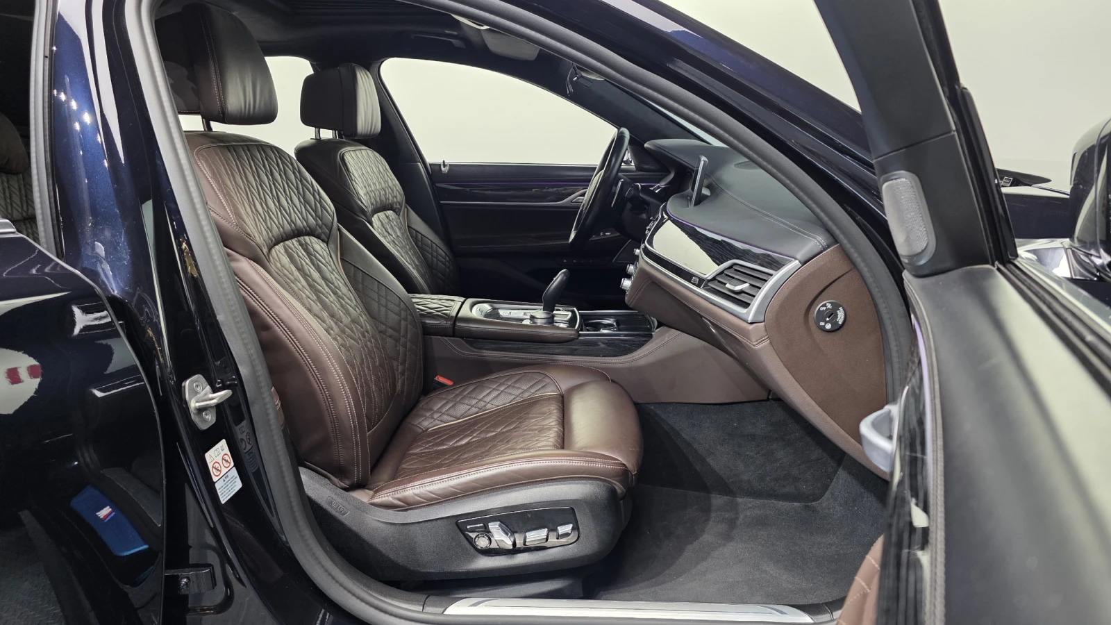 BMW 730 M PKG* DISTRONIC* HEADUP* ПОДГРЕВИ* ШИБИДАХ, снимка 13 - Автомобили и джипове - 54983416