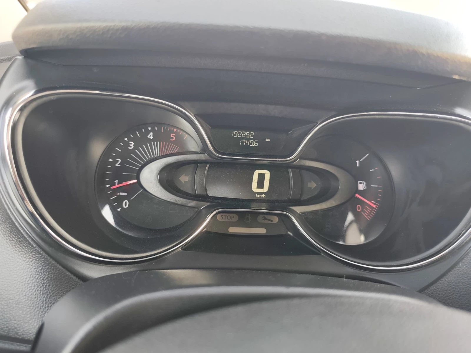 Renault Captur ЕВРО 6, Нави, 110кс, 6скорости, снимка 14 - Автомобили и джипове - 55825294