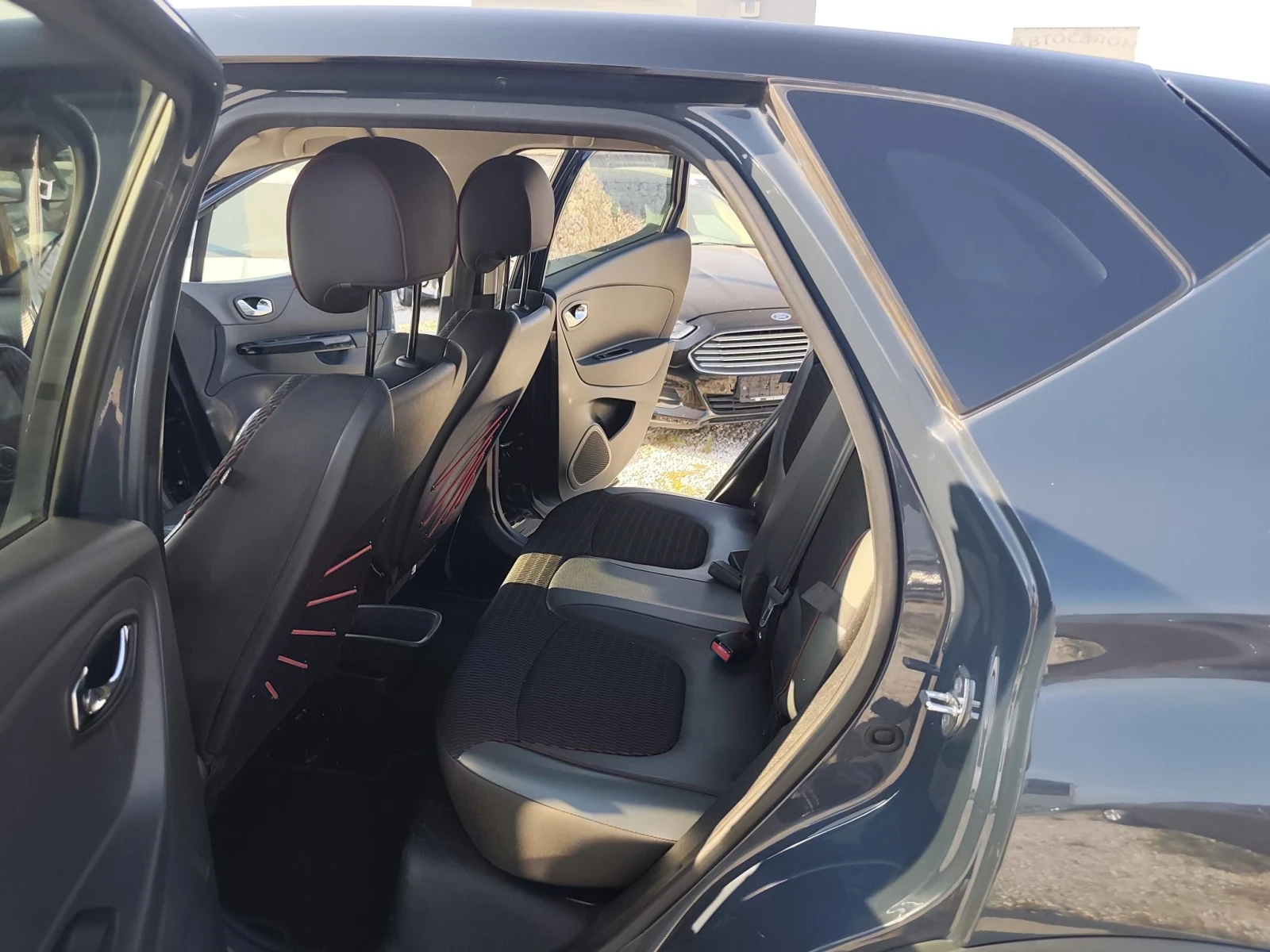 Renault Captur ЕВРО 6, Нави, 110кс, 6скорости, снимка 8 - Автомобили и джипове - 55825294