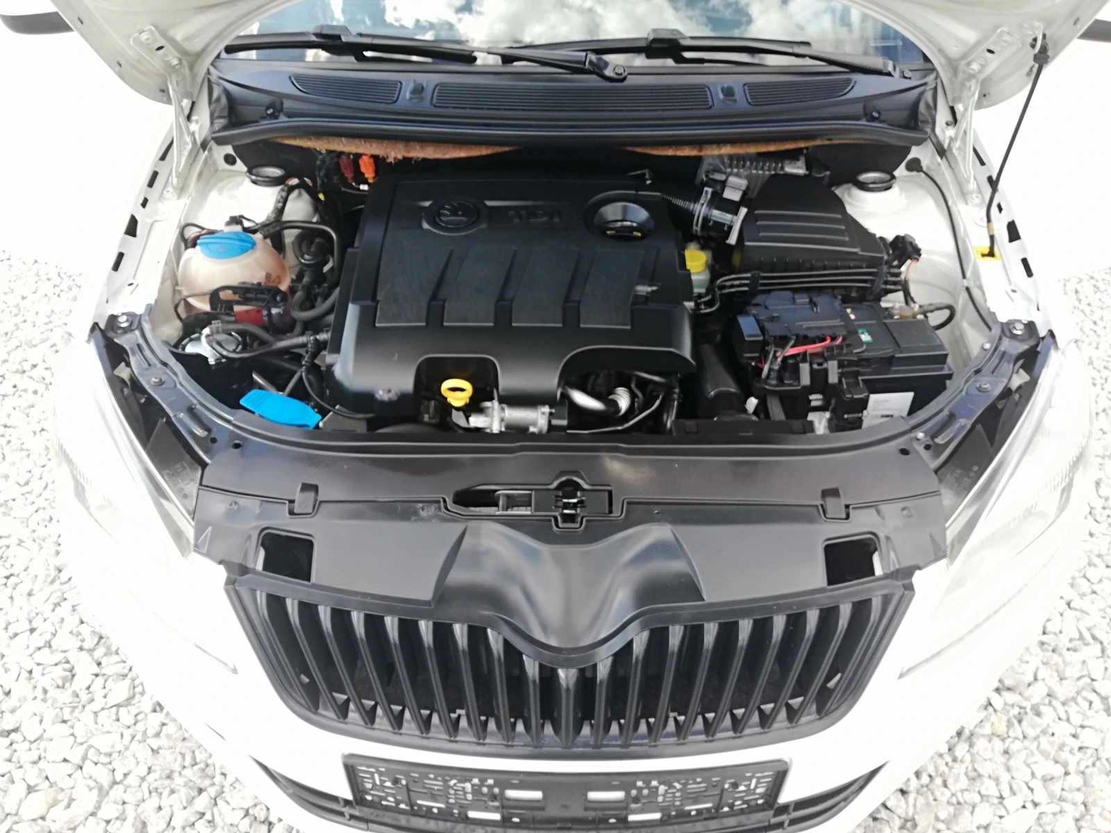 Skoda Roomster 1.6tdi klima italia, снимка 16 - Автомобили и джипове - 56098800