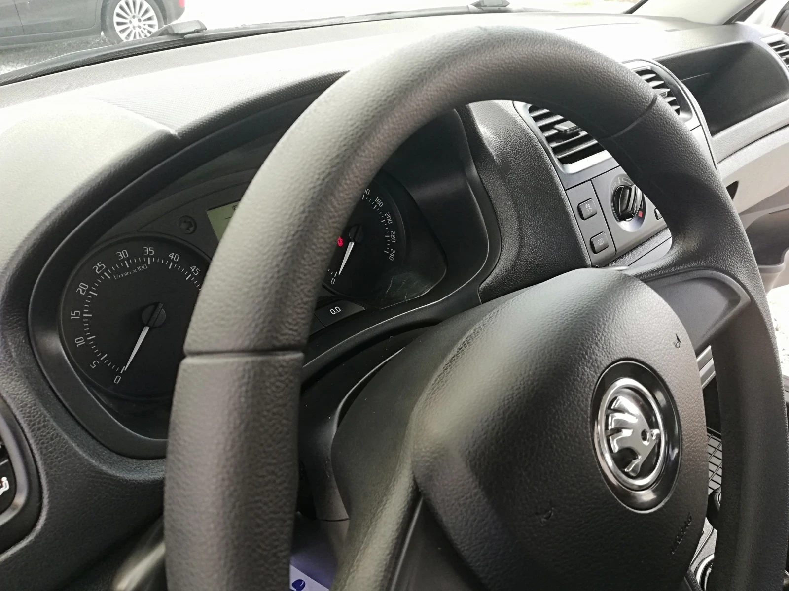 Skoda Roomster 1.6tdi klima italia, снимка 15 - Автомобили и джипове - 56098800