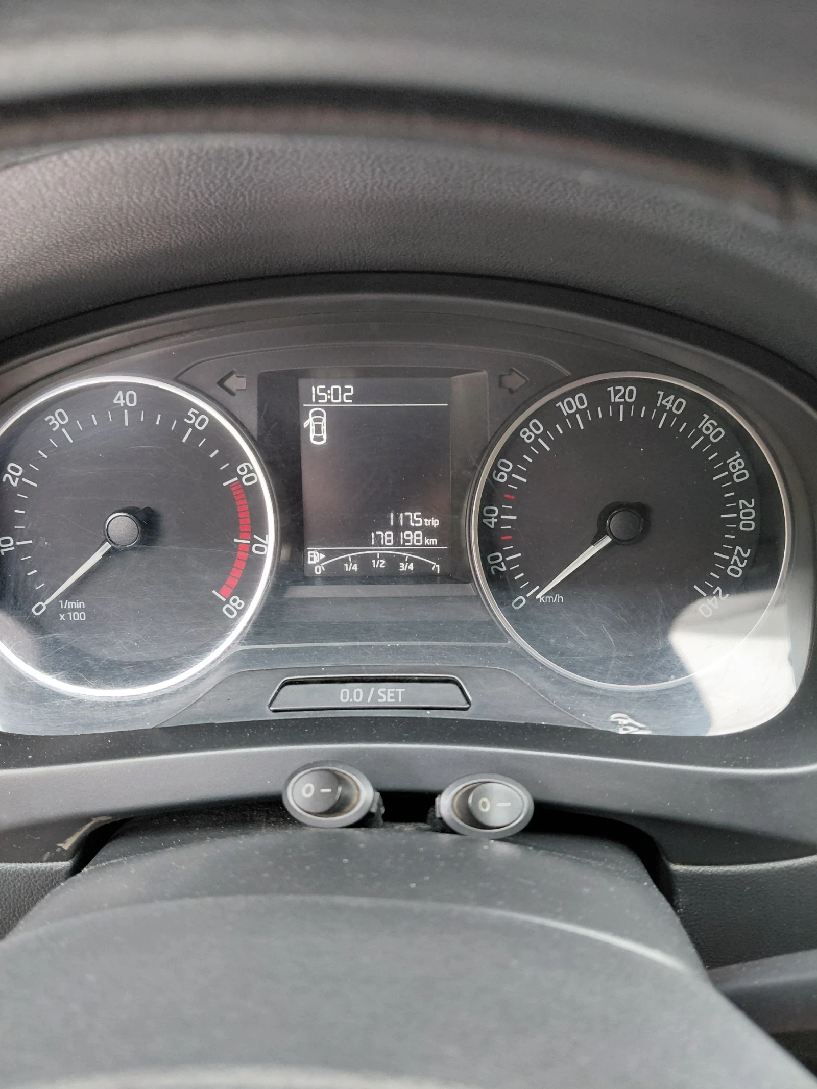Skoda Rapid, снимка 5 - Автомобили и джипове - 56261394