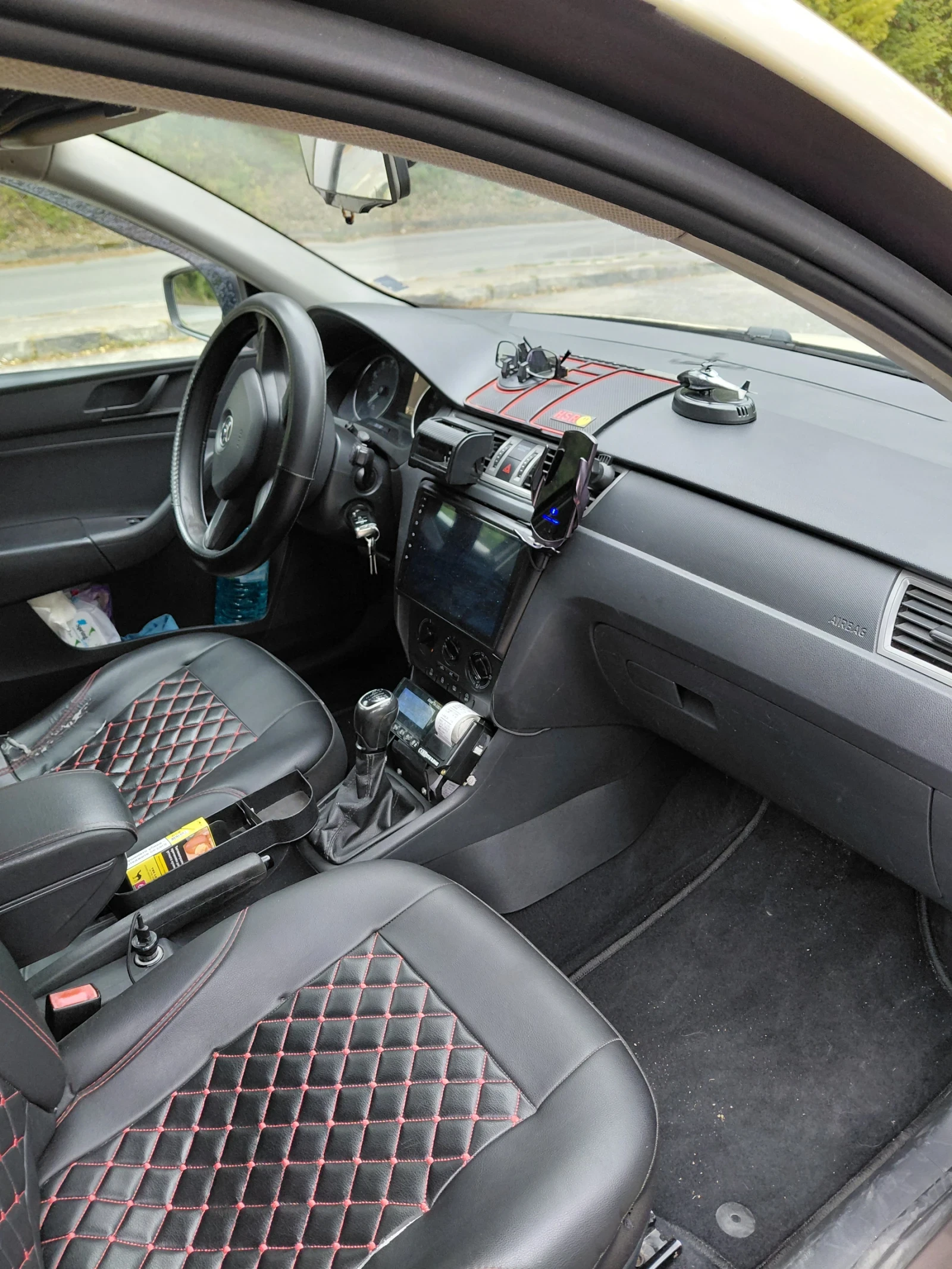 Skoda Rapid, снимка 9 - Автомобили и джипове - 56261394