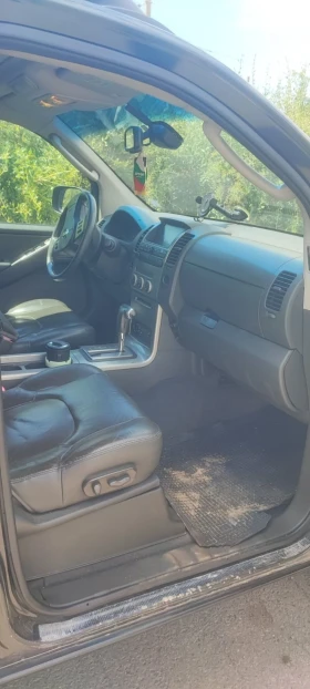 Nissan Navara 2.5 tdi/ кожа/ автомат, снимка 4