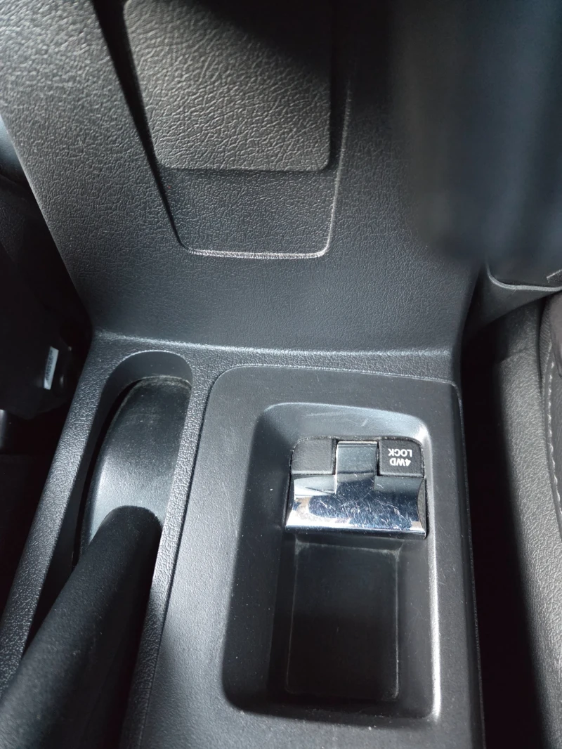 Jeep Compass 2.4БЕНЗИН 4х4, снимка 17 - Автомобили и джипове - 53165945