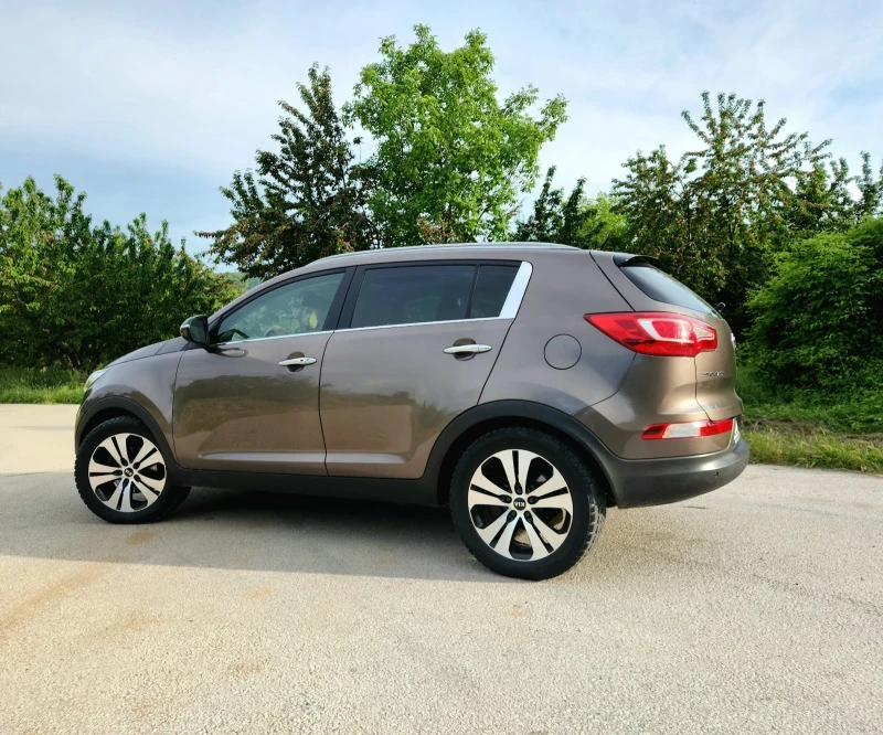 Kia Sportage 1.7 FULL PANORAMA , снимка 5 - Автомобили и джипове - 46810632