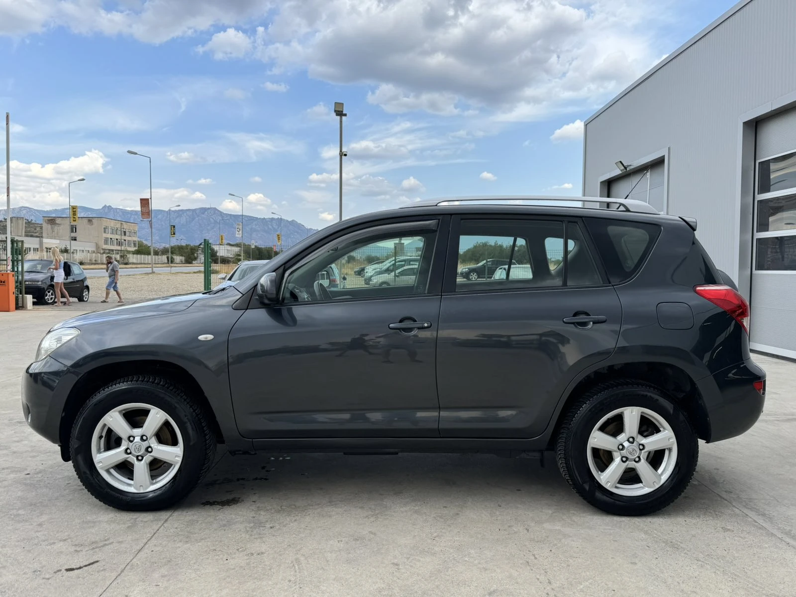 Toyota Rav4 2.2* 136ps* 6ск* Парктроник* Климатроник*  - изображение 2