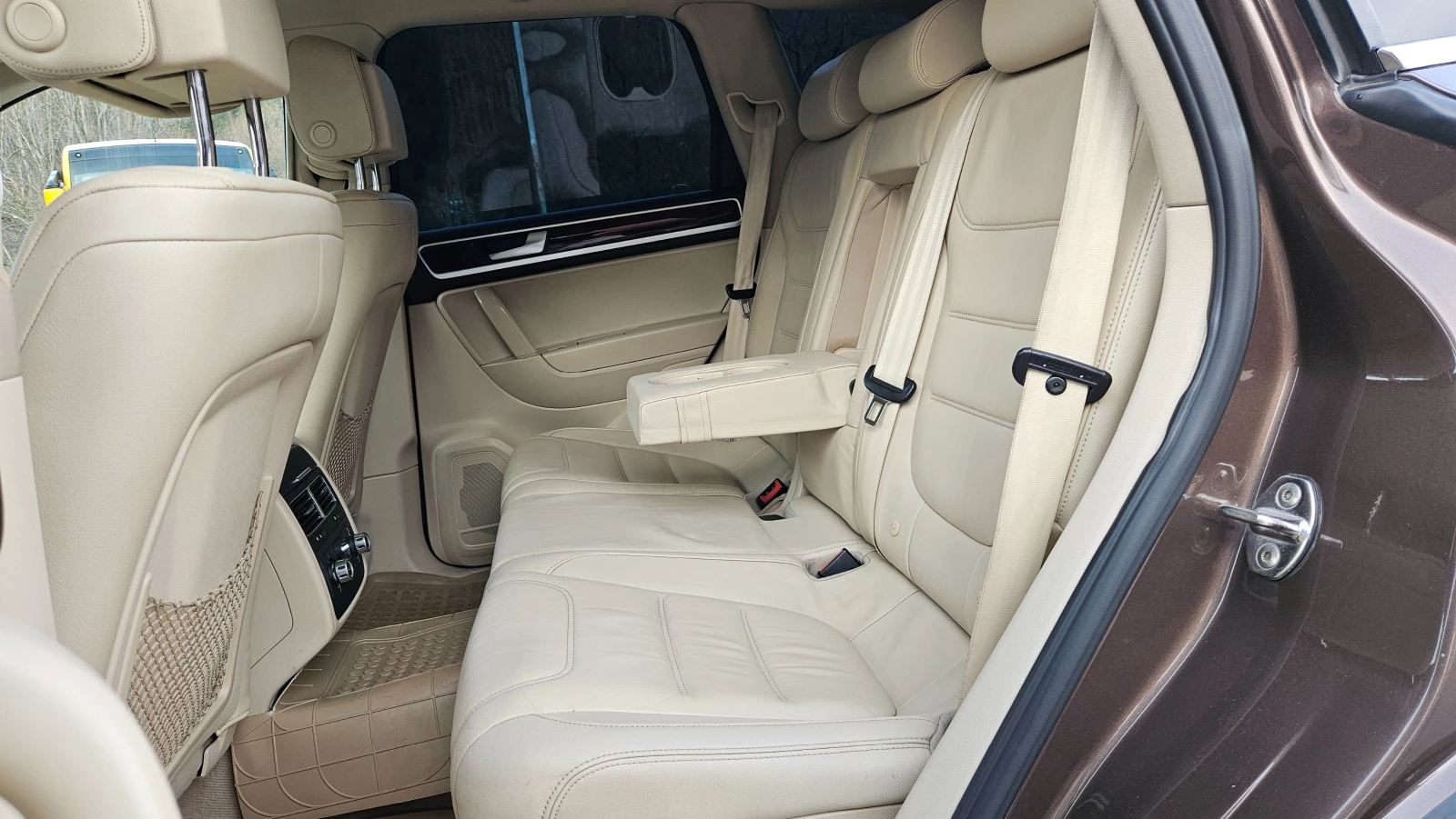 VW Touareg 3.0 AVTOMAT/KOJA/NAVIG/R-LINE, снимка 13 - Автомобили и джипове - 53780680