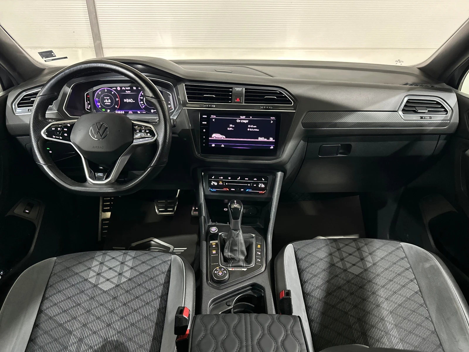 VW Tiguan 7 места Full assistants, снимка 8 - Автомобили и джипове - 53811014