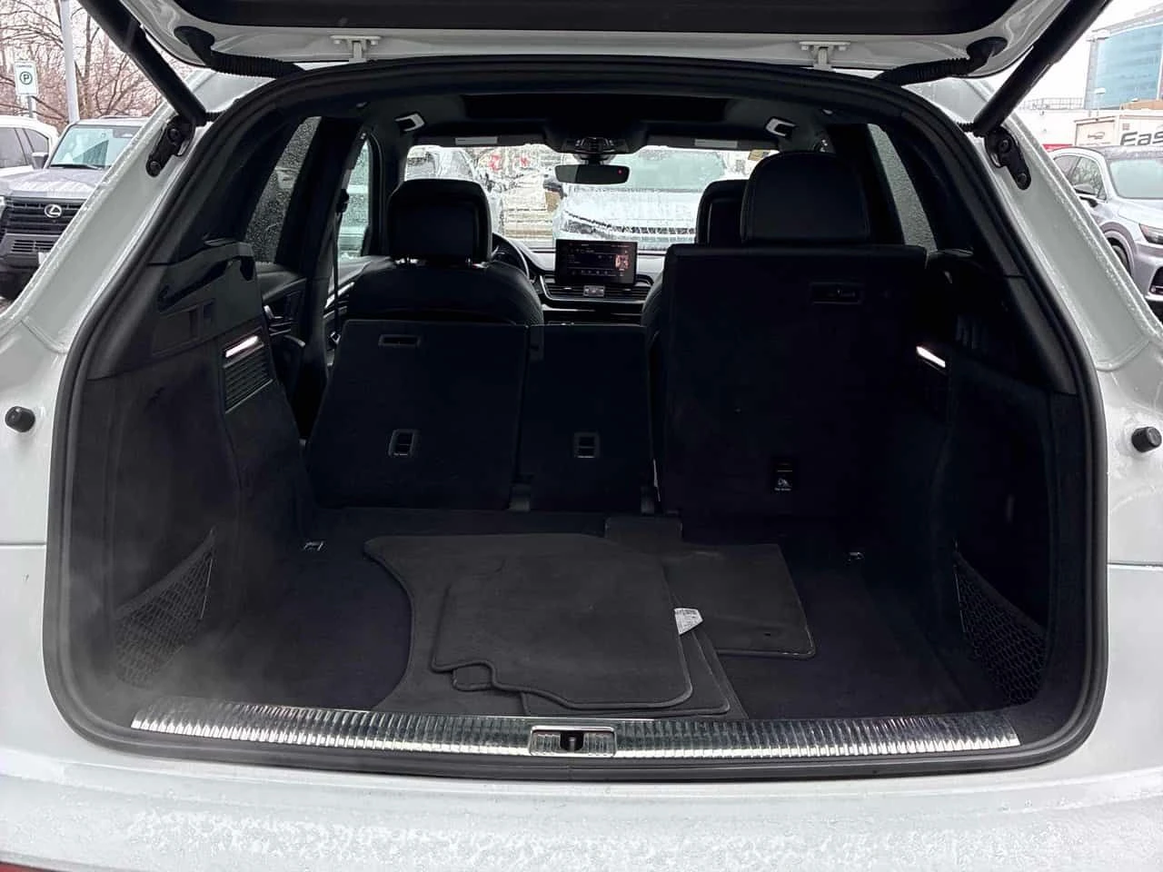 Audi Q5 Technik | PANORAMA | 360 | ПОДГРЕВИ | CARFAX, снимка 13 - Автомобили и джипове - 53968293