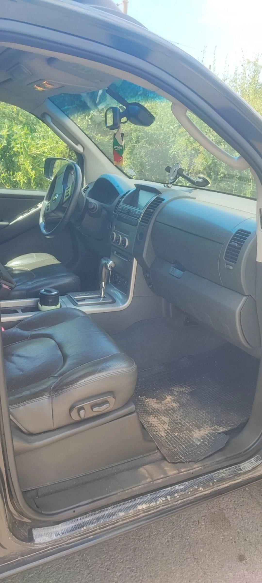 Nissan Navara 2.5 tdi/ кожа/ автомат, снимка 4 - Автомобили и джипове - 54657576