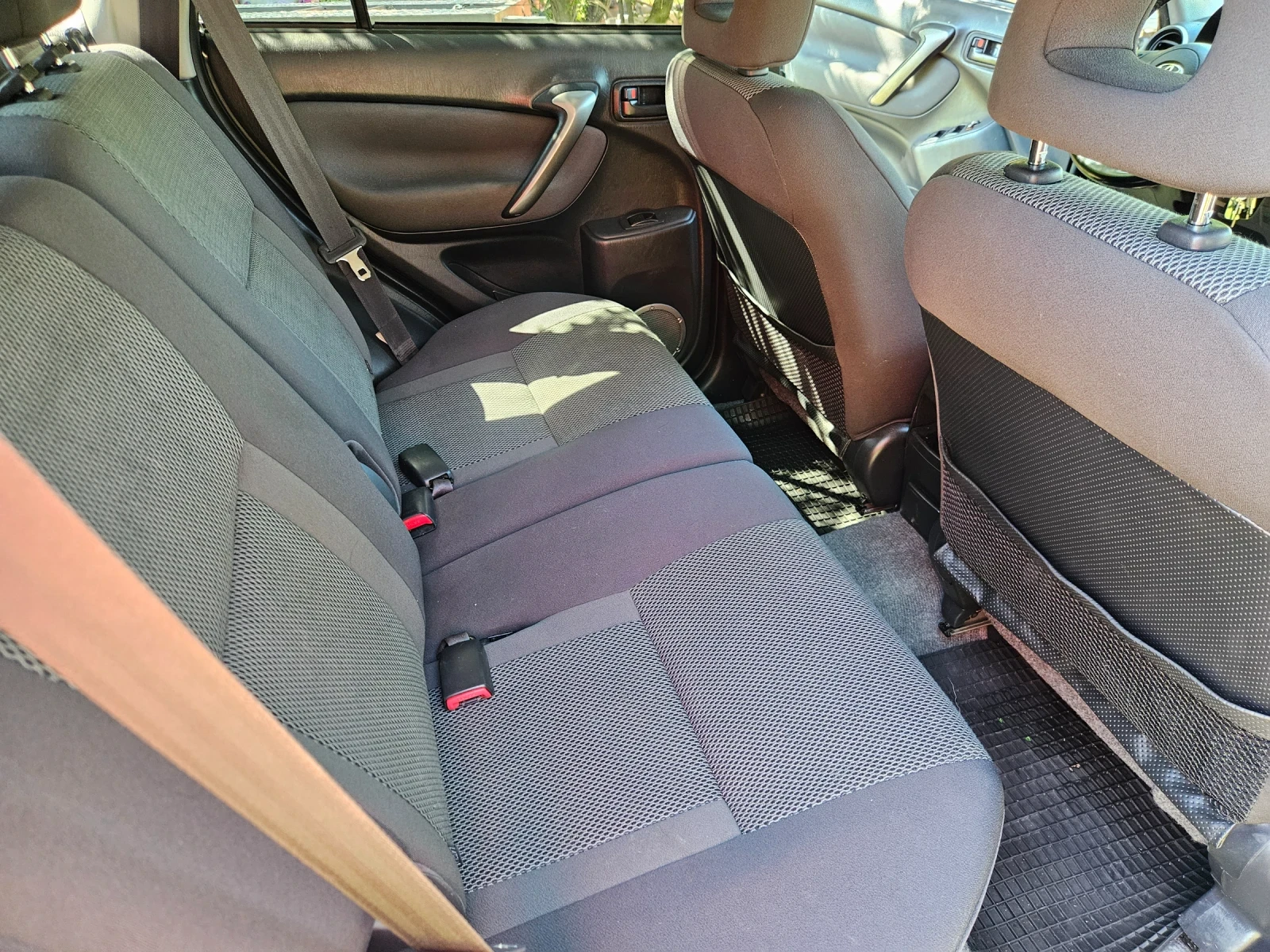 Toyota Rav4 2.0D4D , снимка 13 - Автомобили и джипове - 54676575