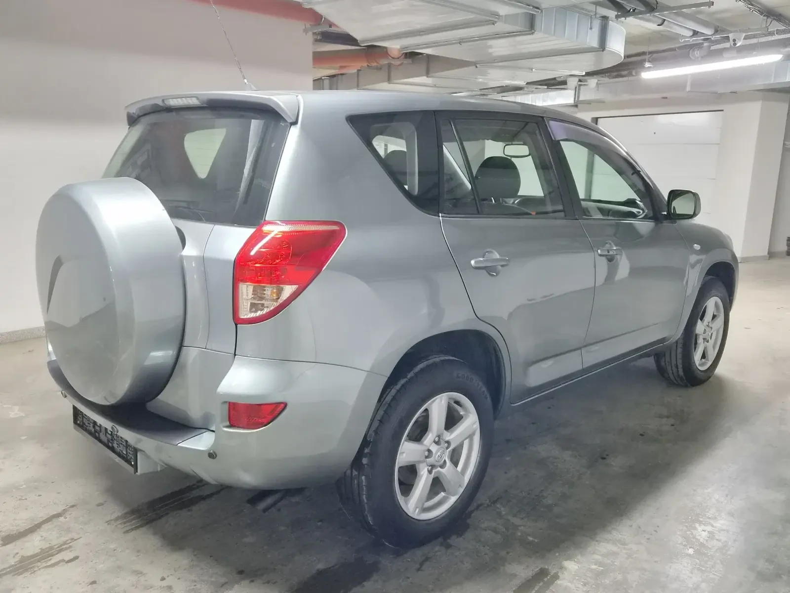 Toyota Rav4 2.0 KEYLESS  4X4 152PS 8 ГУМИ 152317KMKM, снимка 4 - Автомобили и джипове - 54884919