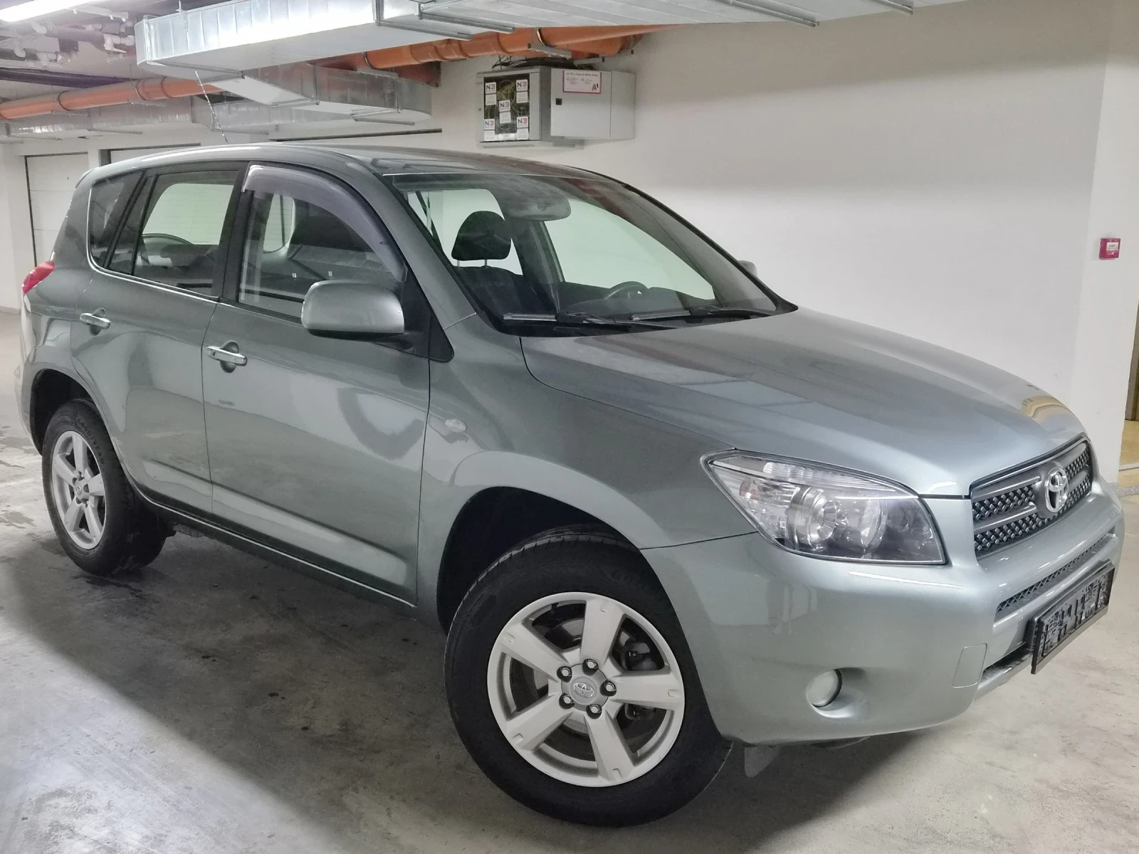 Toyota Rav4 2.0 KEYLESS  4X4 152PS 8 ГУМИ 152317KMKM, снимка 3 - Автомобили и джипове - 54884919