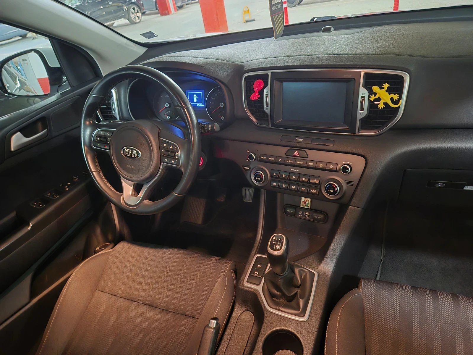 Kia Sportage 16CRD, снимка 5 - Автомобили и джипове - 54920752
