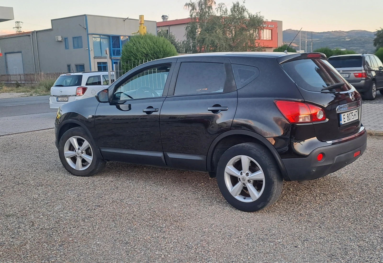 Nissan Qashqai 2.0 dci 4x4 Avtomat, снимка 9 - Автомобили и джипове - 55272650