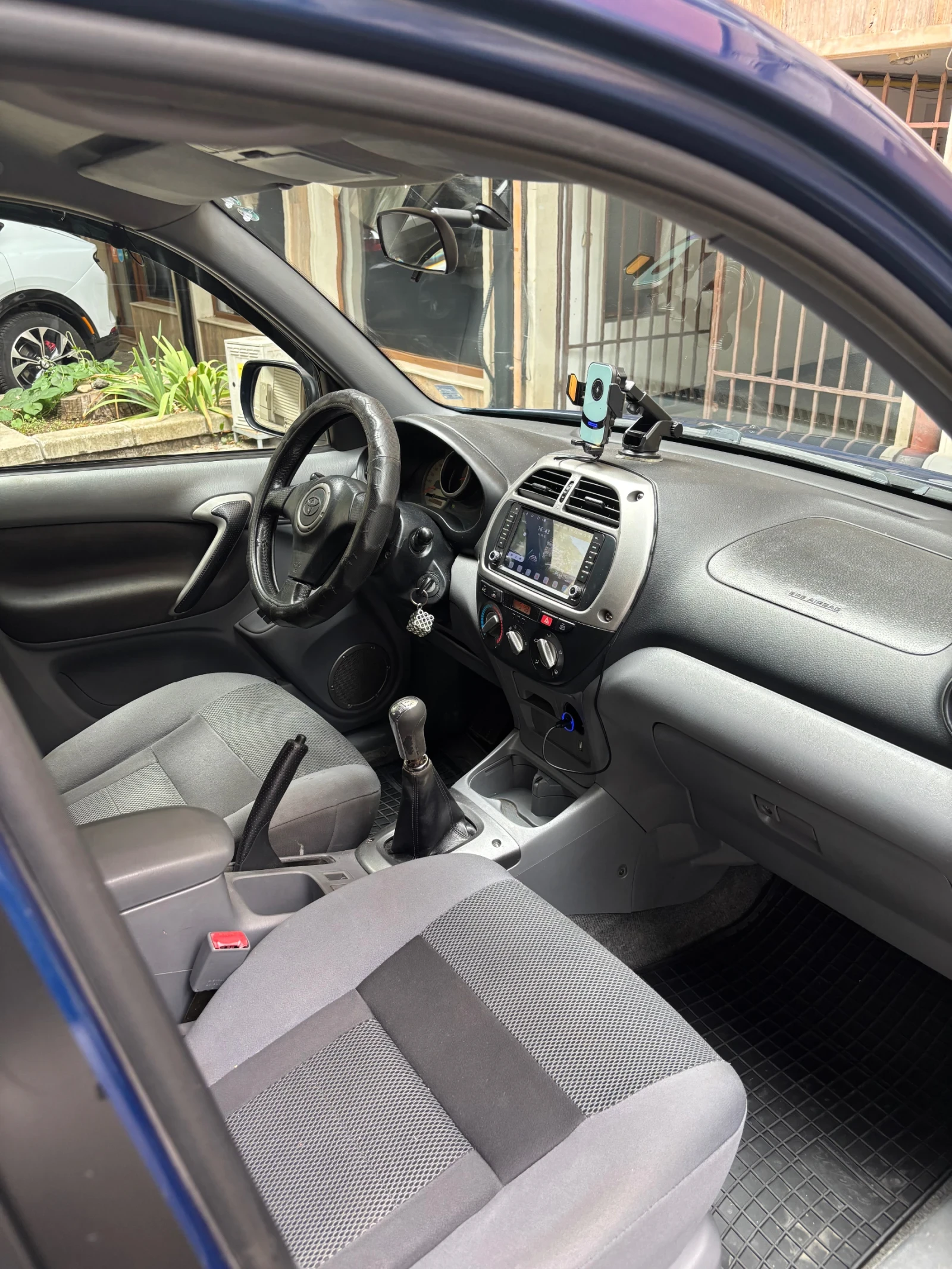 Toyota Rav4, снимка 6 - Автомобили и джипове - 55660540