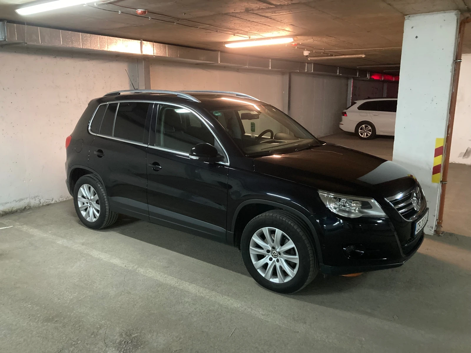 VW Tiguan 5N, снимка 6 - Автомобили и джипове - 56201279