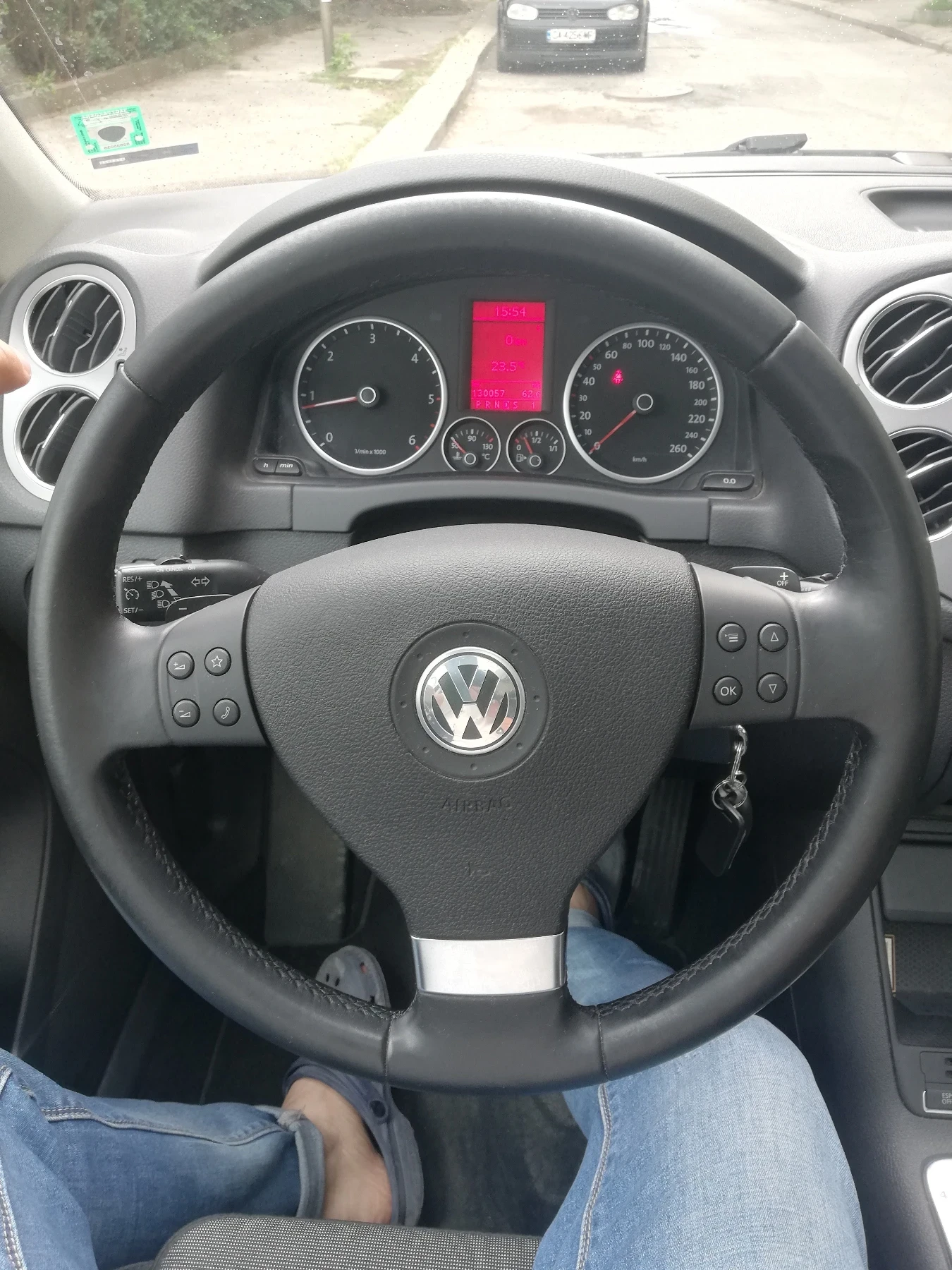 VW Tiguan 5N, снимка 9 - Автомобили и джипове - 56201279