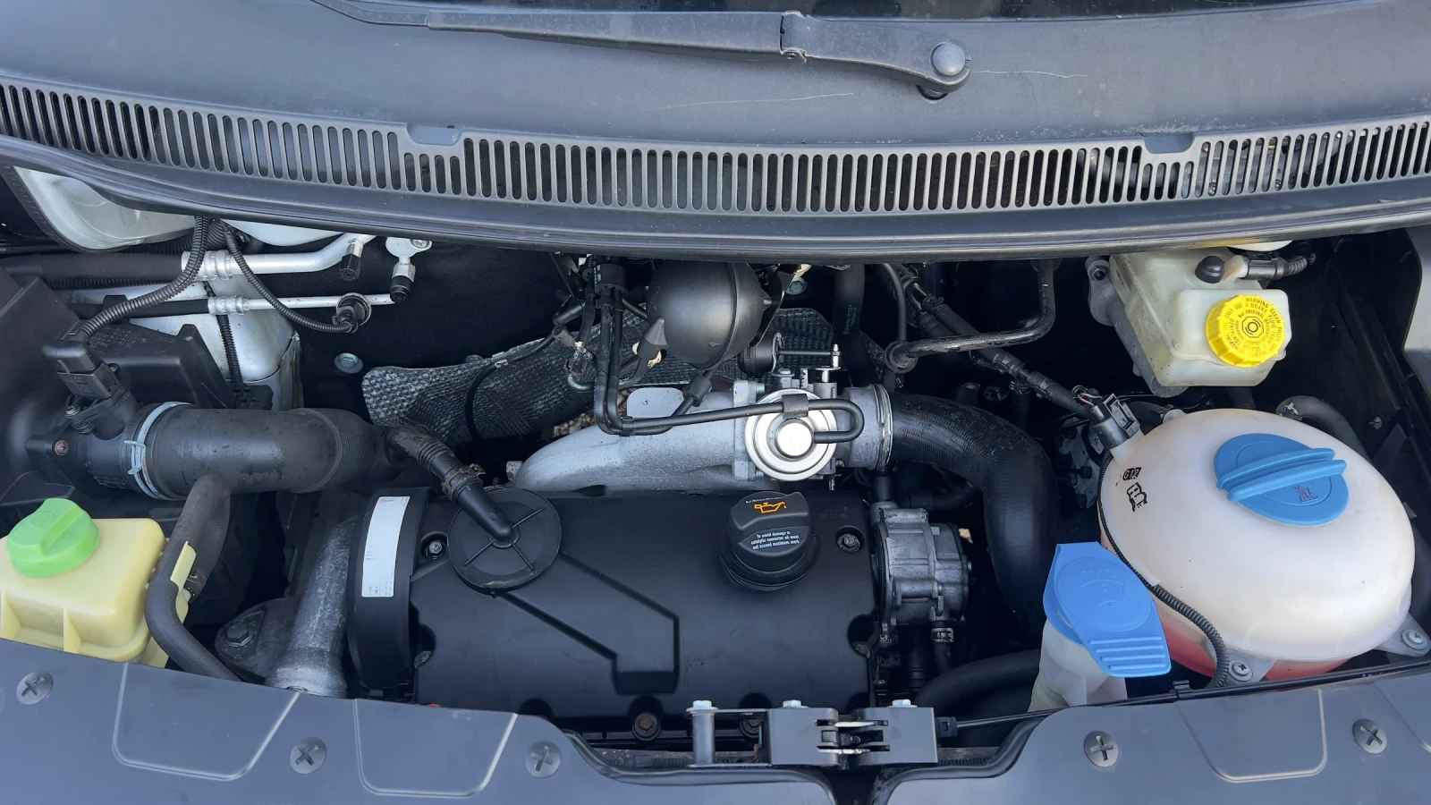 VW T5 1.9/105/9 места Клима ДОКАЗУЕМИ КИЛОМЕТРИ, снимка 14 - Бусове и автобуси - 54962259