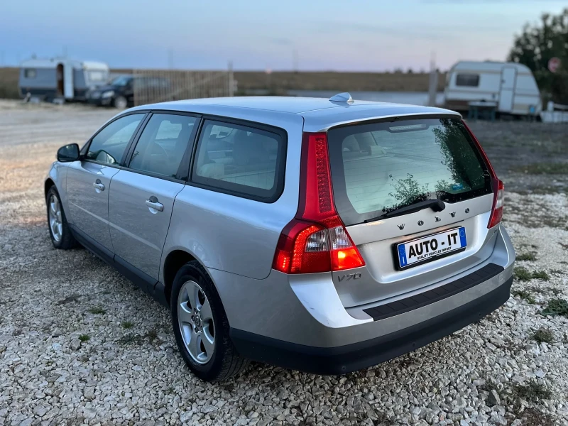 Volvo V70 2.4D5 / XENON / 6-СКОРОСТИ, снимка 4 - Автомобили и джипове - 47569666