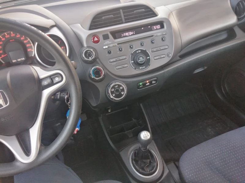 Honda Jazz 1.2.i 90к.с, снимка 10 - Автомобили и джипове - 48029212