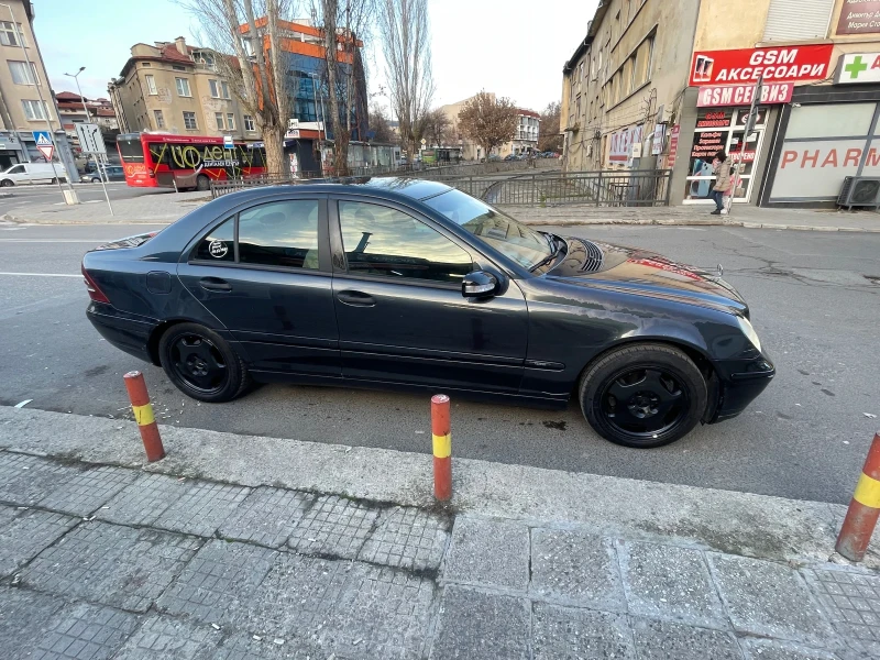 Mercedes-Benz C 220, снимка 4 - Автомобили и джипове - 48336310