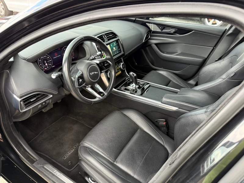 Jaguar XE 2.0d 204ps Face R-Dynamic Black 07.2021г. БАРТЕР, снимка 10 - Автомобили и джипове - 50365130