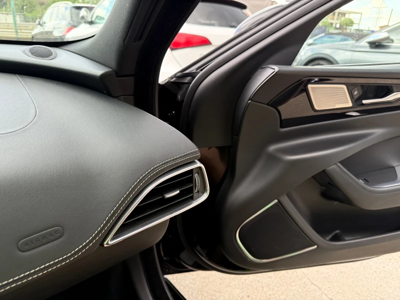 Jaguar XE 2.0d 204ps Face R-Dynamic Black 07.2021г. БАРТЕР, снимка 17 - Автомобили и джипове - 50365130